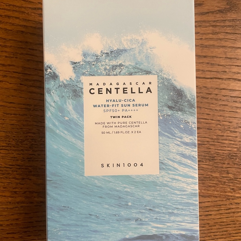 Twin pack Skin1004 Madagascar Centella Hyalu-Cica Water-Fit Sun Serum SPF 50 - Picture 2 of 3